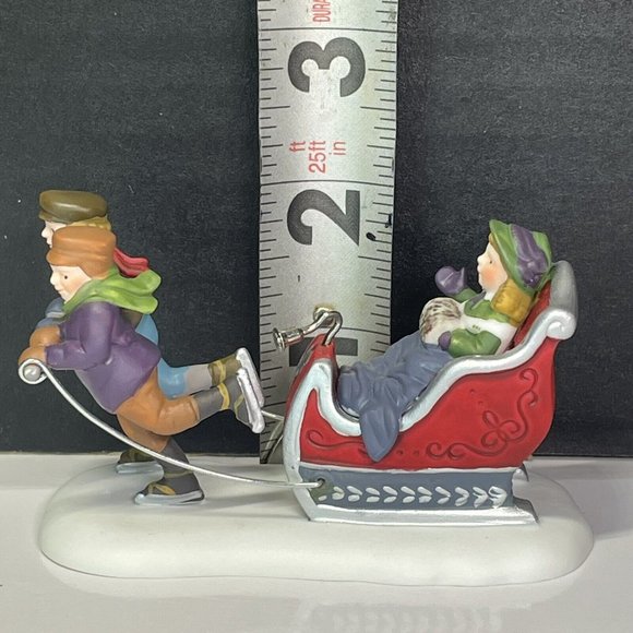 Department 56 - Winter Sleighride - Heritage Collection Sleigh Ride 5825-4 - Picture 7 of 8